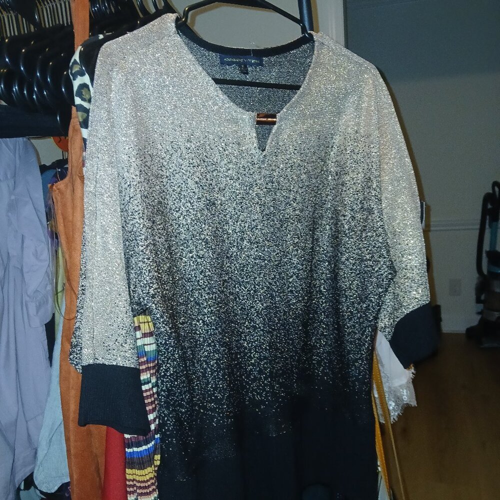 Adrienne Vittadini Gold & Black Blouse – Size XL – New Without Tags